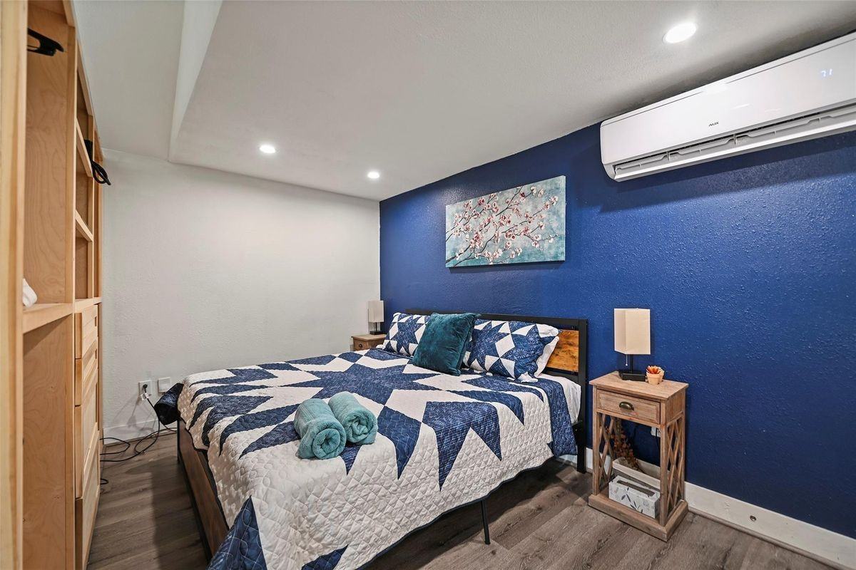 2010 Caplin St ##A - Photo 6 of 9