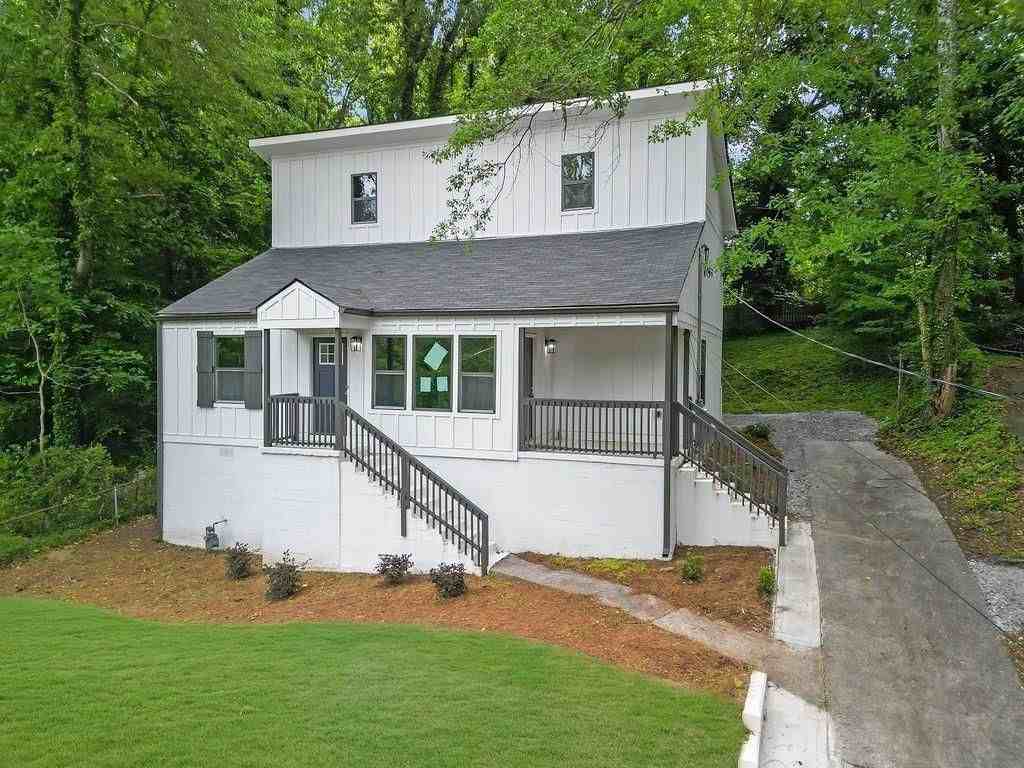 1080 Westmont Rd Sw - Photo 2 of 20