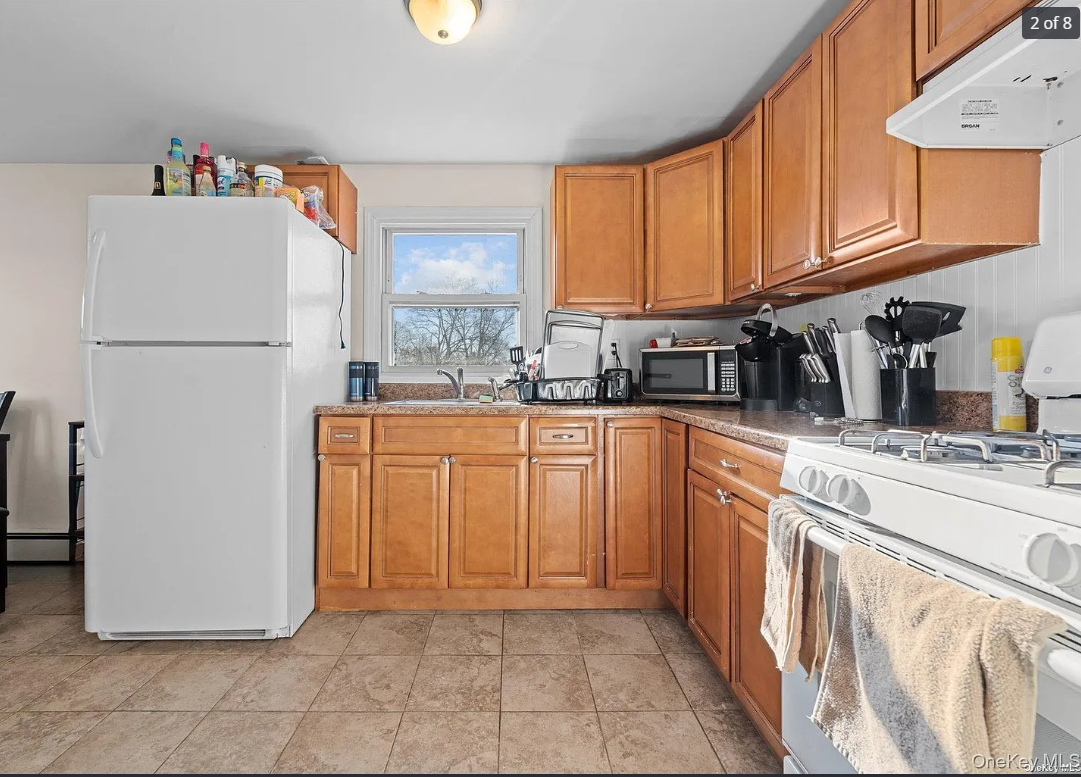 33 14th Ave - Photo 2 of 5