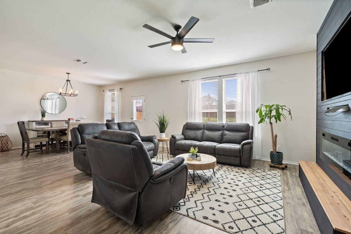 328 Thornless Cir - Photo 3 of 8