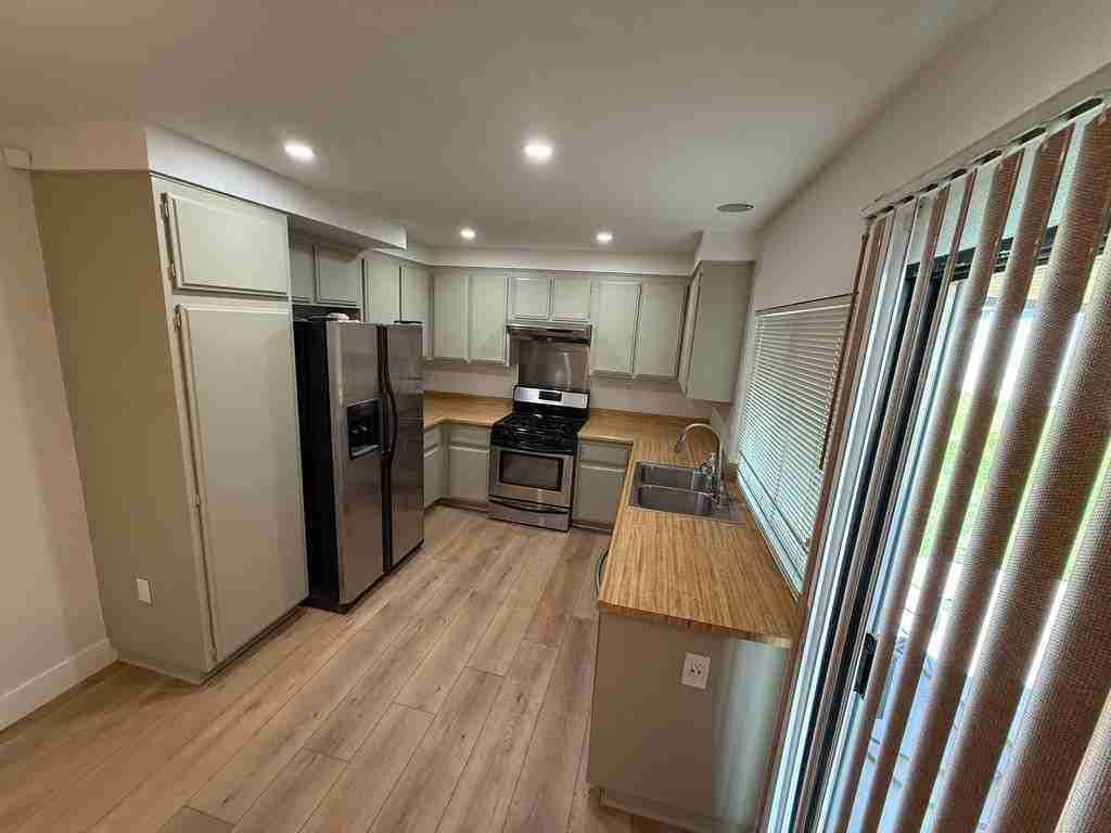 3424 Pickwick St - Photo 4 of 10