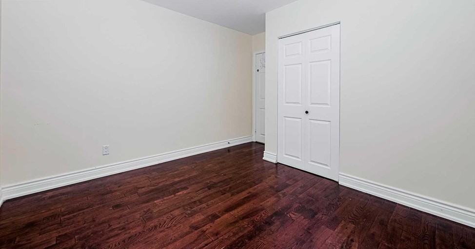 90 Billington Crescent - Photo 4 of 9