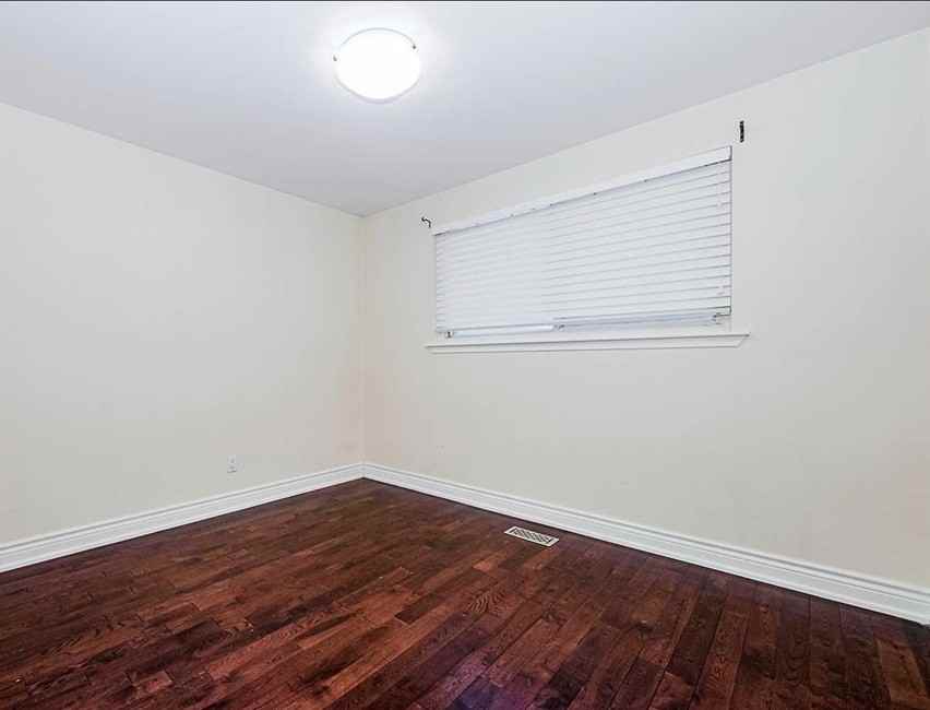 90 Billington Crescent - Photo 5 of 9