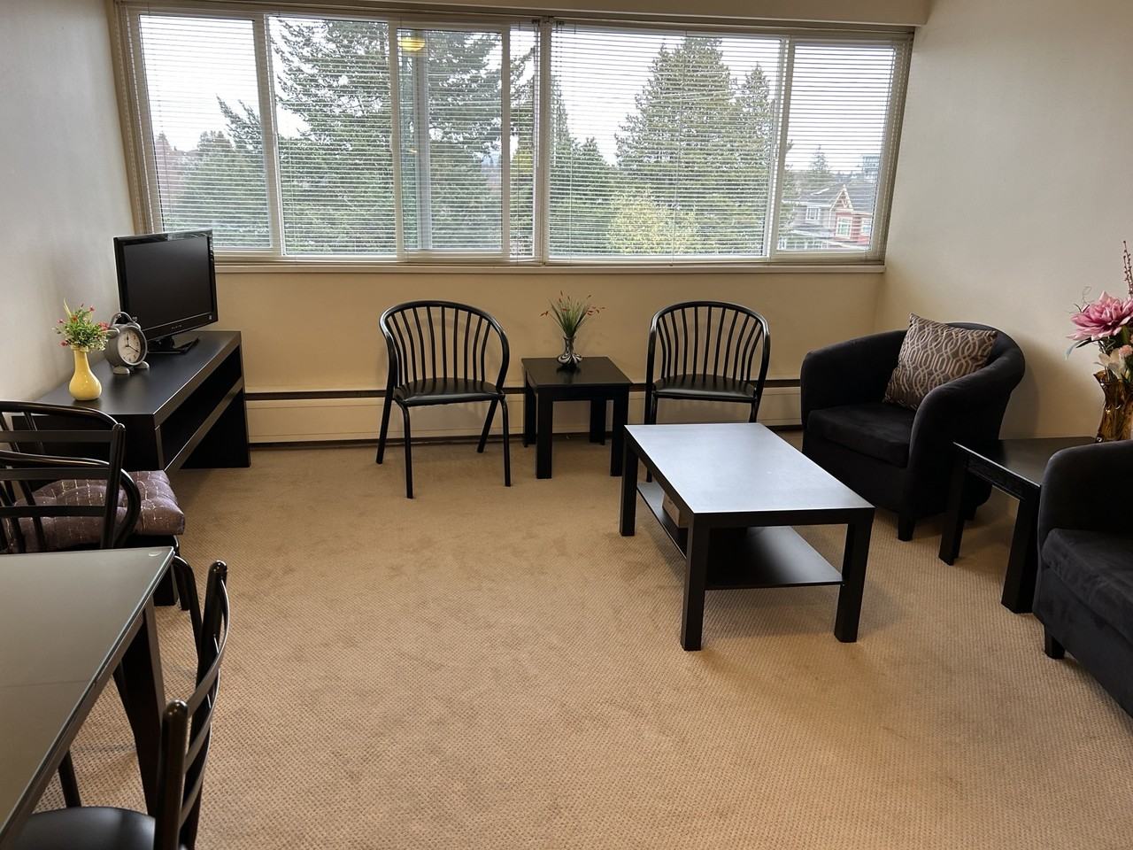 5550 Cambie St - Photo 2 of 5