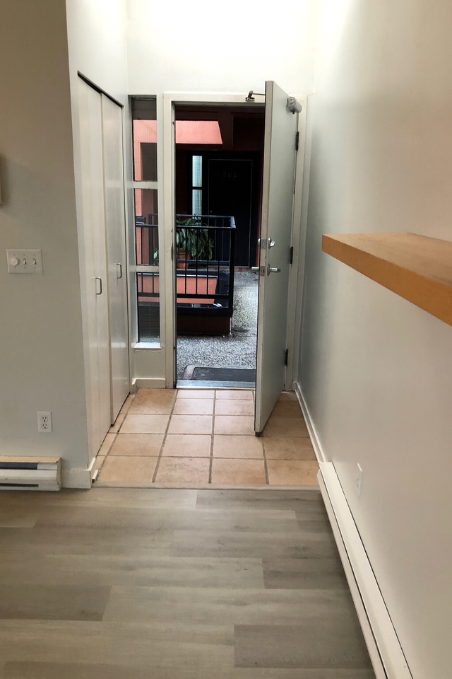 5626 Dunbar St - Photo 4 of 6