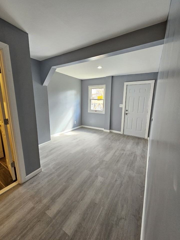 206 Homestead Ave - Photo 4 of 7