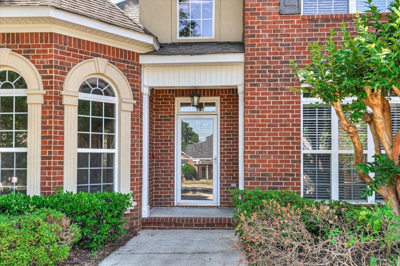 1101 Brighton Dr - Photo 4 of 50
