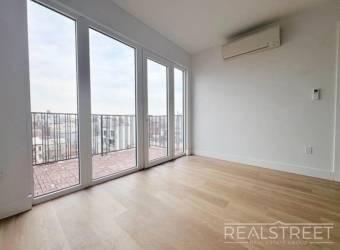 139 Frost St #4B - Photo 5 of 8