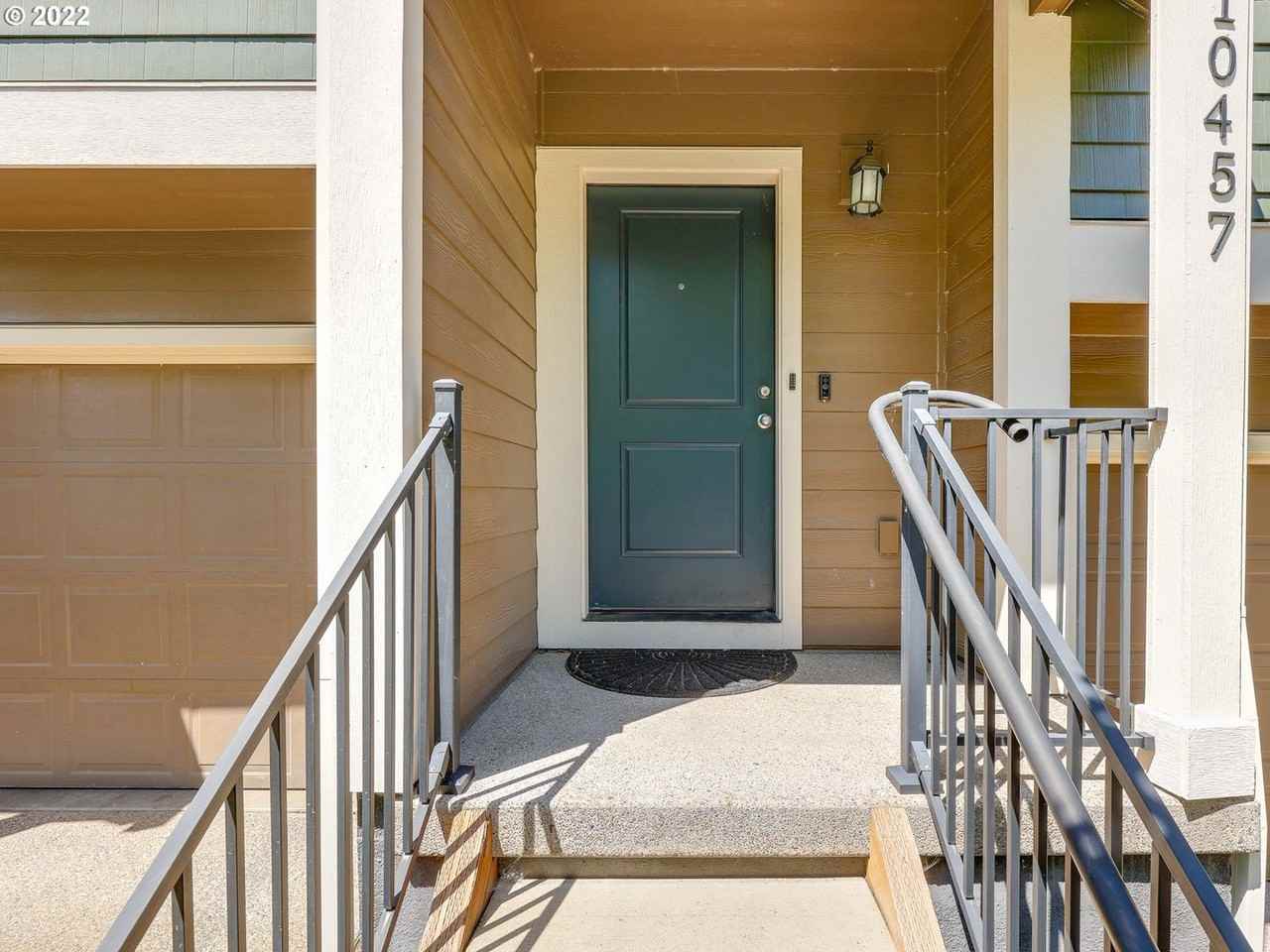 10457 Ne Park Ridge Way - Photo 2 of 33