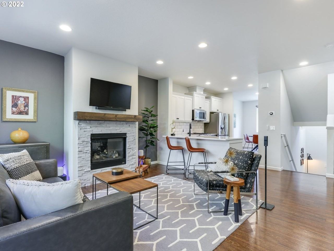 10457 Ne Park Ridge Way - Photo 5 of 33