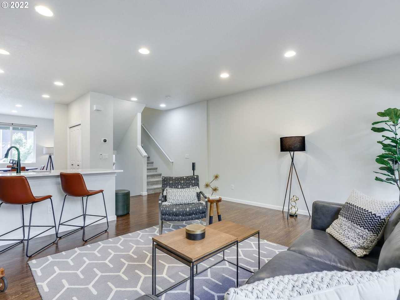 10457 Ne Park Ridge Way - Photo 6 of 33