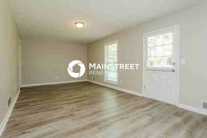 6165 Marilla St - Photo 4 of 16