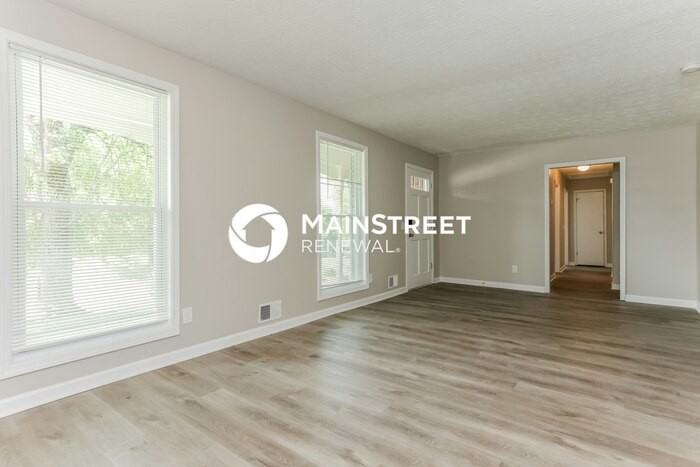 6165 Marilla St - Photo 6 of 16