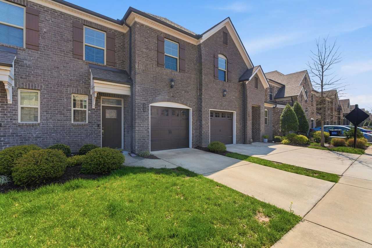 3009 Defilade Dr - Photo 2 of 33