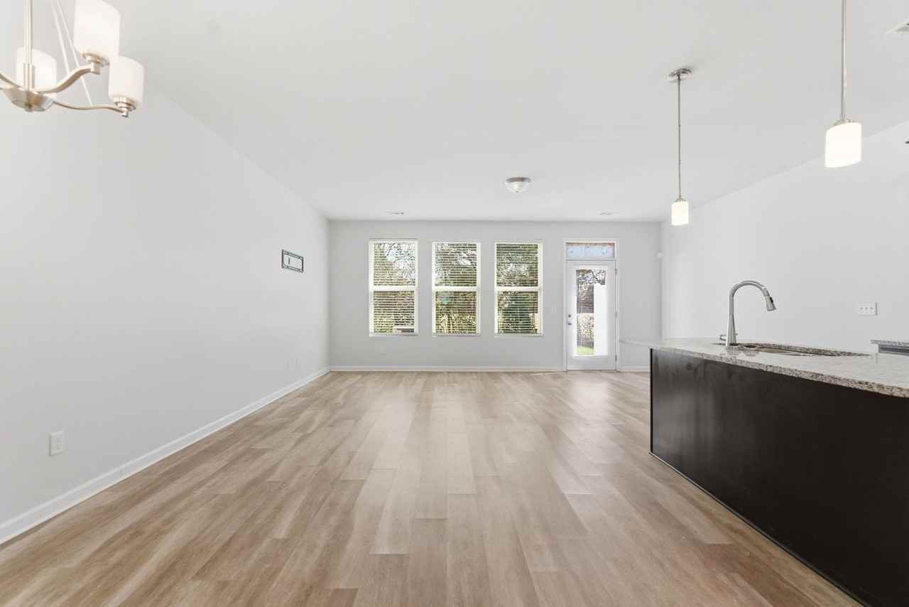 3009 Defilade Dr - Photo 4 of 33