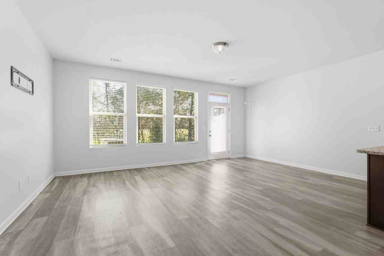 3009 Defilade Dr - Photo 6 of 33