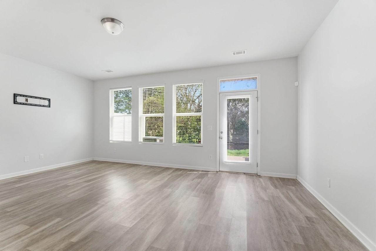 3009 Defilade Dr - Photo 7 of 33