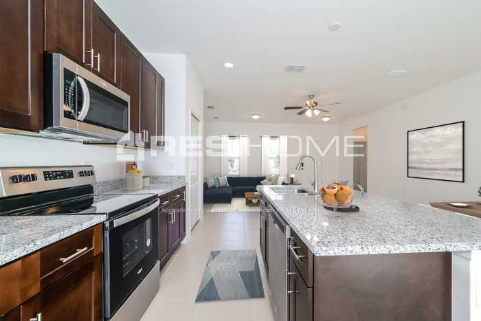 1209 Atlantic Ct - Photo 2 of 17