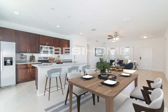 1209 Atlantic Ct - Photo 4 of 17