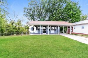 featured image of 209 W 14th St