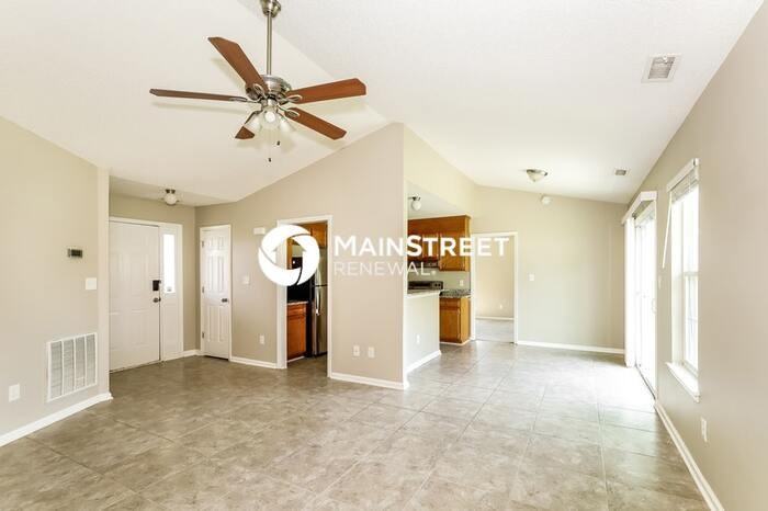 1807 Travis Ct - Photo 5 of 16