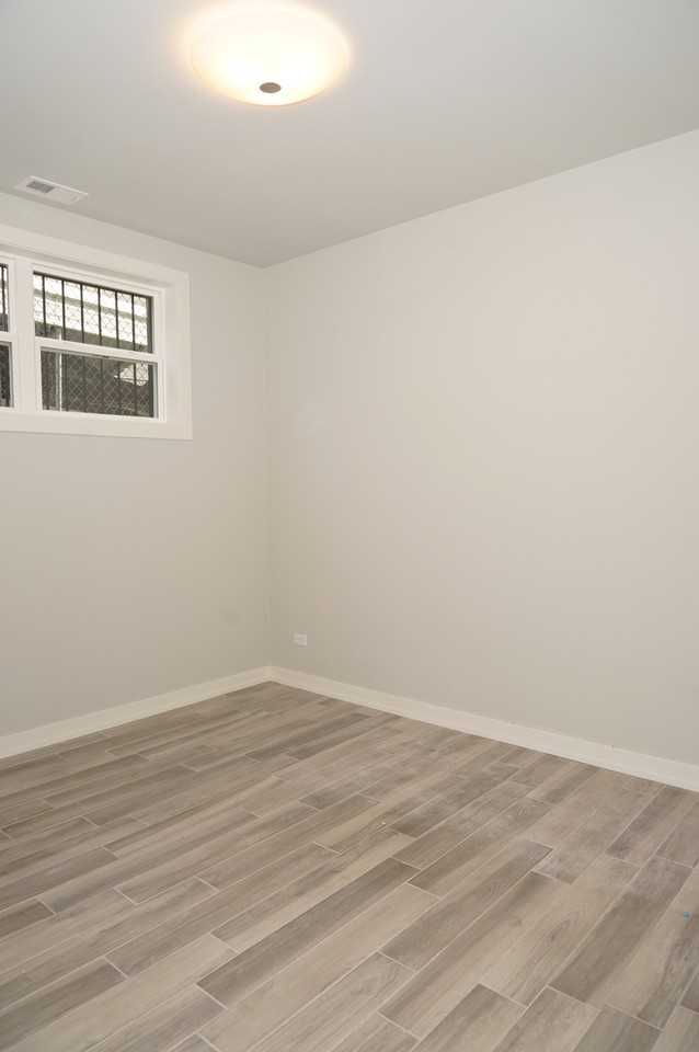 6138 S. University - Photo 4 of 27