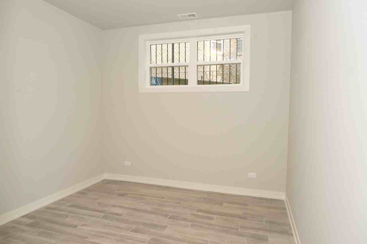 6138 S. University - Photo 5 of 27