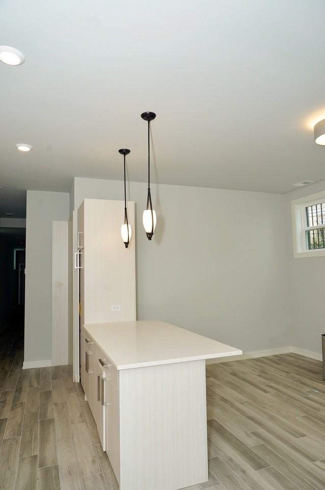 6138 S. University - Photo 6 of 27