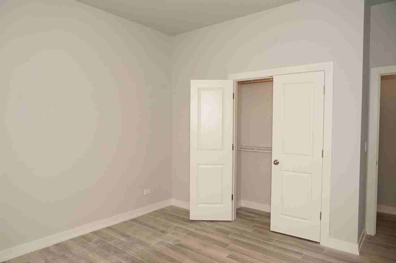 6138 S. University - Photo 7 of 27