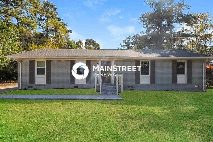 2073 Powder Springs Rd Sw - Photo 3 of 10