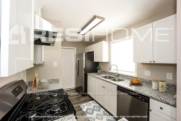 577 N Fairfield Dr - Photo 3 of 17