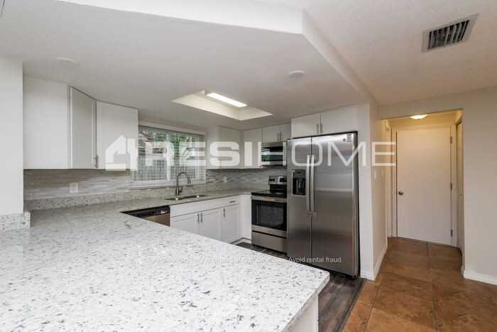 7005 Brentwood Dr - Photo 3 of 22