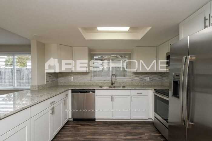 7005 Brentwood Dr - Photo 4 of 22