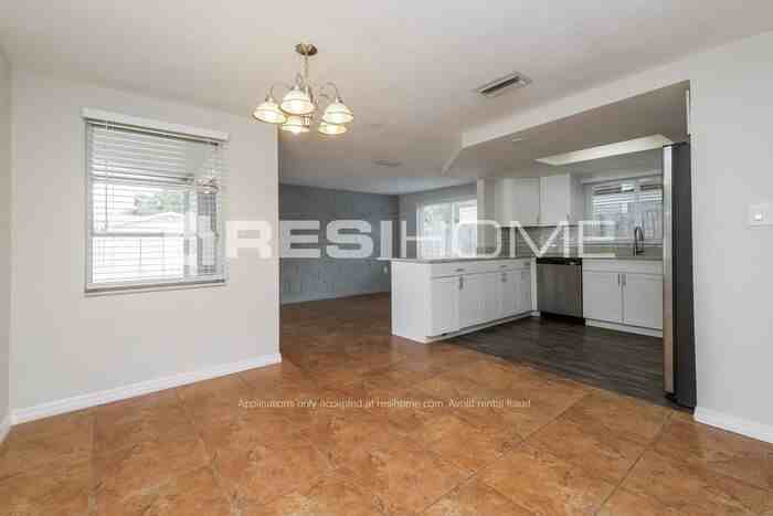 7005 Brentwood Dr - Photo 6 of 22