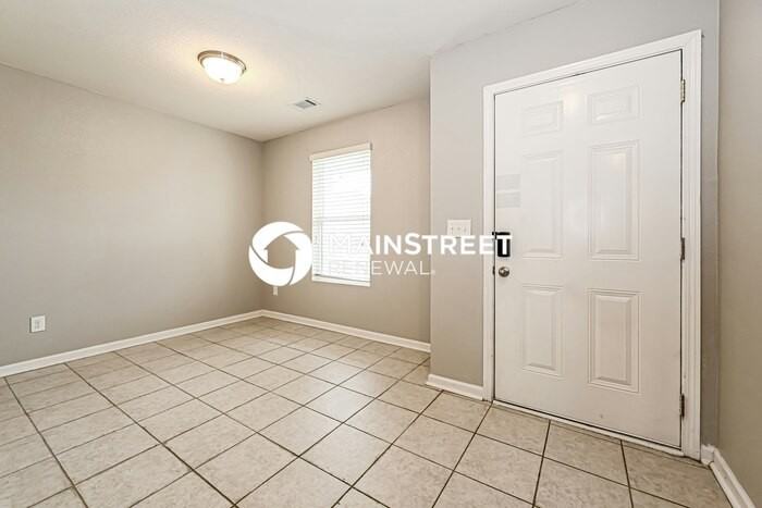 2509 Queen Bee Dr - Photo 2 of 17