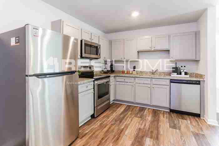 2327 Tolliver Pl - Photo 3 of 24