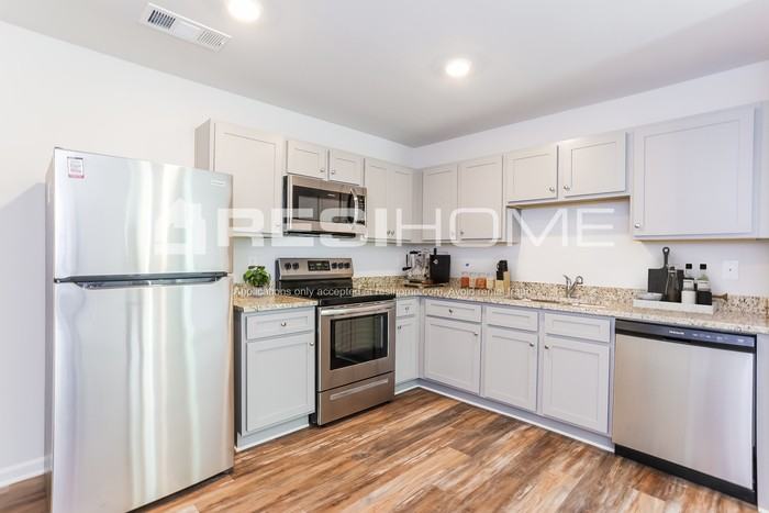 2327 Tolliver Pl - Photo 4 of 24