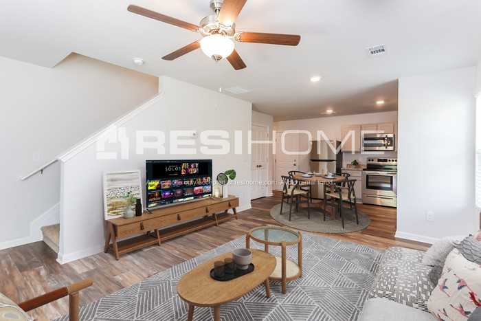 2327 Tolliver Pl - Photo 7 of 24