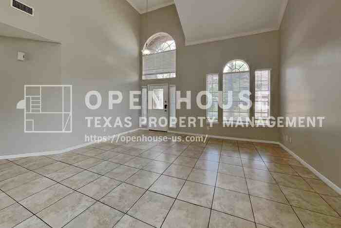 7918 Hidden Oaks Ln - Photo 5 of 20