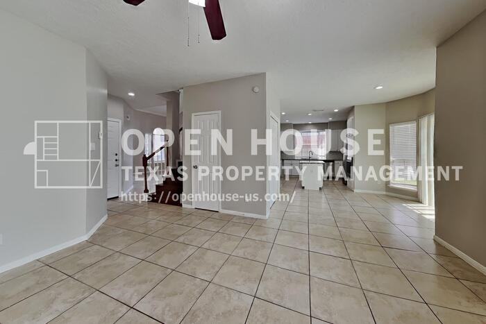 7918 Hidden Oaks Ln - Photo 6 of 20