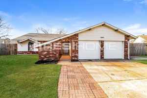 featured image of 5005 Oak Manor Dr