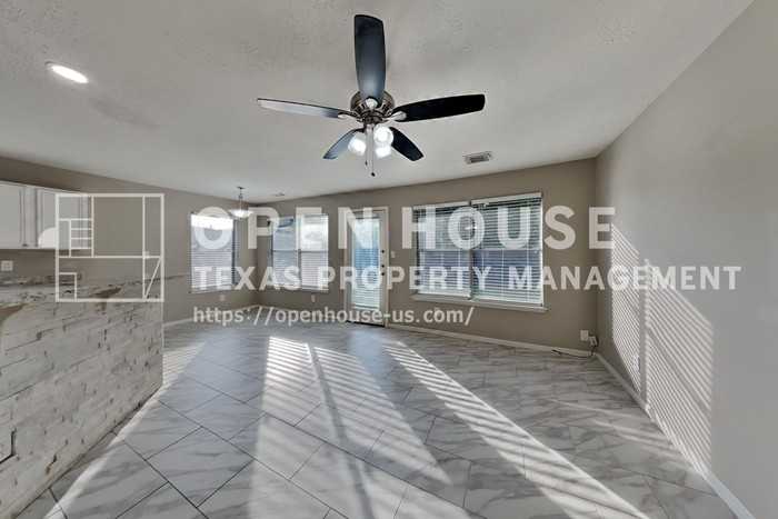 5419 Roserock Ln - Photo 6 of 21