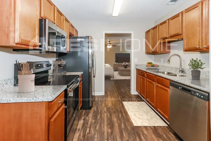 220 Beckman St - Photo 2 of 16