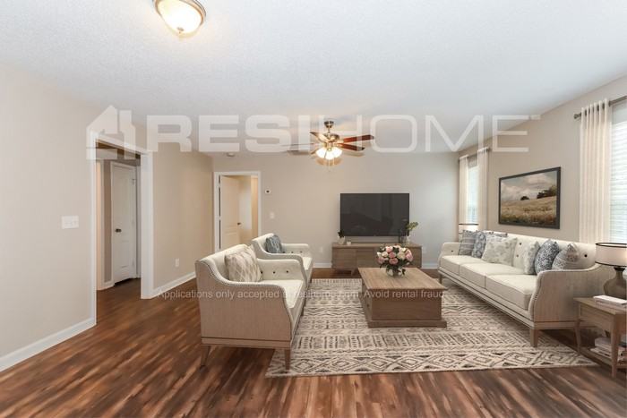 220 Beckman St - Photo 4 of 16