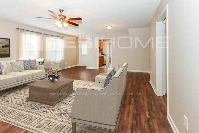 220 Beckman St - Photo 5 of 16