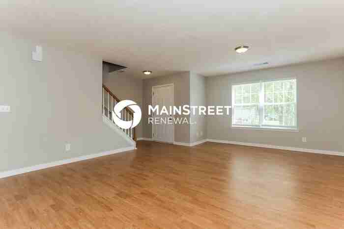 3511 Devon Chase Rd - Photo 4 of 17