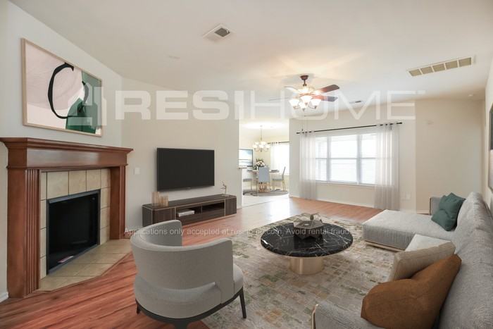 11313 Nw 103rd St - Photo 5 of 18