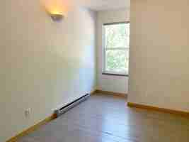 featured image of 209 W Mulberry St