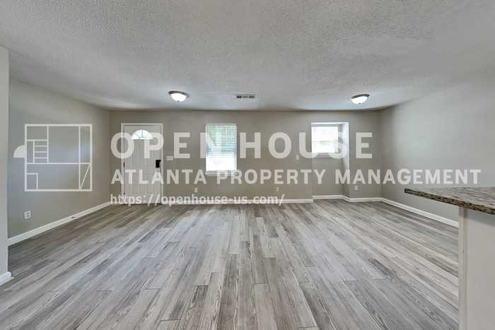 4956 W Ridge Dr - Photo 5 of 20