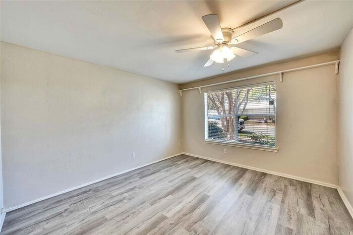 8219 Summer Side Dr - Photo 4 of 16